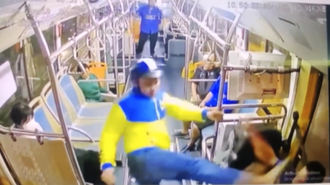 TP.HCM: Đề nghị điều tra vụ tài xế xe buýt bị hành hung trên xe