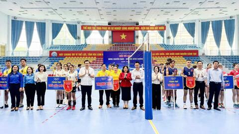 Sôi nổi Giải Vô địch Bóng chuyền nam - nữ tỉnh Bình Dương