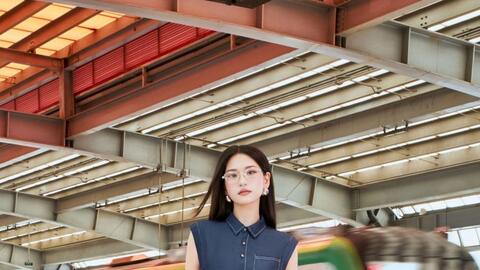 Làn gió mới từ denim trong dòng thời trang công sở hiện đại