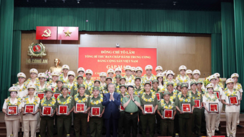 Tổng Bí thư Tô Lâm gặp mặt các gương điển hình tiên tiến "Vì an ninh tổ quốc"