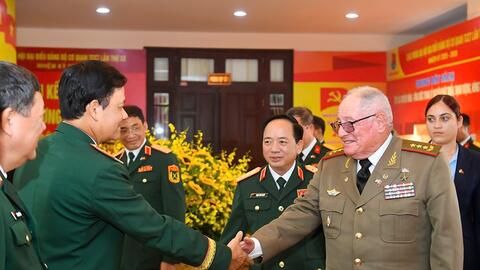 Đại tướng Trịnh Văn Quyết hội kiến Bộ trưởng Bộ các Lực lượng vũ trang cách mạng Cuba