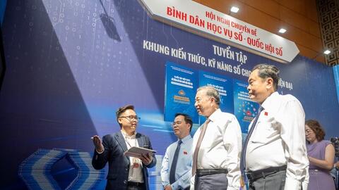 Tổng Bí thư dự Hội nghị chuyên đề về Bình dân học vụ số - Quốc hội số