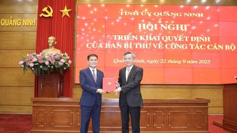 Ông Bùi Văn Khắng được bầu làm Chủ tịch UBND tỉnh Quảng Ninh