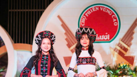 Dệt Dèng: Từ trang phục bản địa đến sàn diễn và sản phẩm du lịch