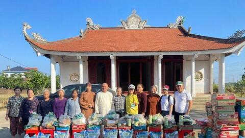 Những chuyến xe nghĩa tình từ Gia Lai hướng về vùng lũ