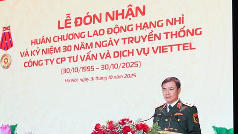Công ty Cổ phần Tư vấn và Dịch vụ Viettel đón nhận Huân chương Lao động hạng Nhì