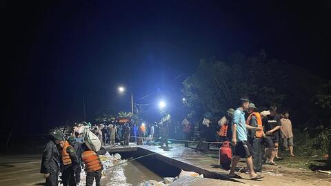 Chung tay hỗ trợ người dân vùng lũ Đà Nẵng