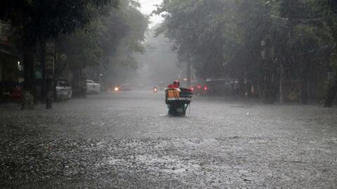 Bão số 13 cách đảo Song Tử Tây khoảng 450km về phía Đông