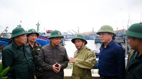 Phó Thủ tướng Trần Hồng Hà chỉ đạo khẩn ứng phó bão số 13 tại Gia Lai