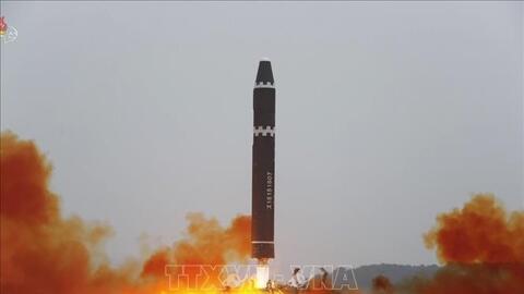 Nhật Bản: Tên lửa của Triều tiên rơi ngoài vùng đặc quyền kinh tế