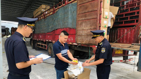 Buôn lậu diễn biến phức tạp, hải quan triển khai cao điểm cuối năm