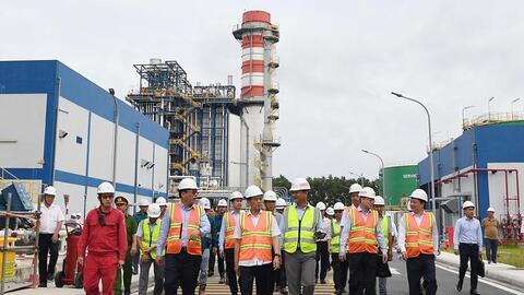 Phó Thủ tướng yêu cầu vận hành sớm các dự án điện phía Nam