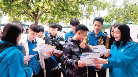 Chính sách BHXH, BHYT - “Lá chắn” chiến lược trong ứng phó nguy cơ an ninh phi truyền thống