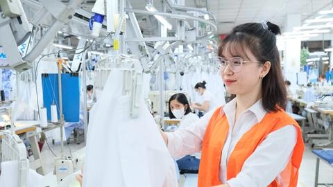 Những chính sách mới nổi bật có hiệu lực từ tháng 1-2026: Tăng mức lương tối thiểu