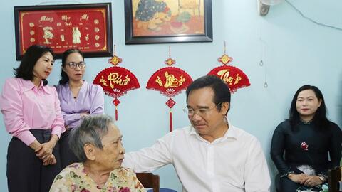 Phát triển vì con người, không để ai bị bỏ lại phía sau