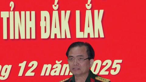 Trao tượng chân dung Chủ tịch Hồ Chí Minh tặng 102 xã, phường tỉnh Đắk Lắk