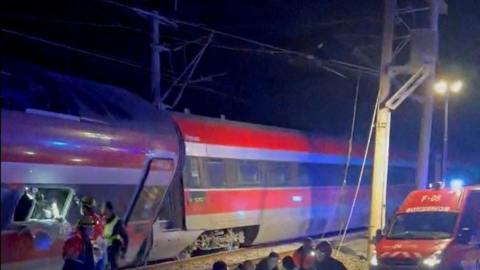 Vụ tàu cao tốc trật bánh ở Tây Ban Nha: Thương vong tăng mạnh