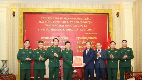 Đại sứ Nguyễn Minh Tâm: Quân khu 4 đóng góp tích cực vào các dự án kinh tế - quốc phòng trên đất bạn Lào