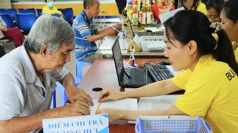 Chi trả gộp hai tháng lương hưu, trợ cấp bảo hiểm xã hội trong tháng 2