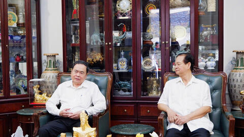 Chủ tịch Quốc hội thăm, chúc Tết nguyên lãnh đạo Đảng, Nhà nước