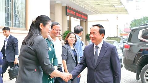 Đồng chí Trịnh Văn Quyết tiếp xúc cử tri tỉnh Tuyên Quang