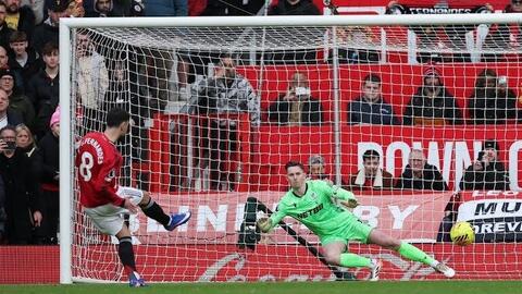 Man United thắng Crystal Palace 2-1, nối dài mạch 11 trận bất bại