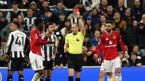 Newcastle quật ngã MU tại St James’ Park với 10 người đầy tranh cãi