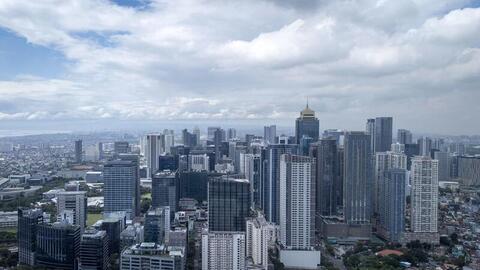 Các quốc gia điều chỉnh giờ làm để tiết kiệm xăng, dầu