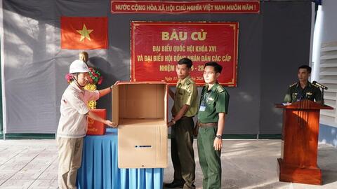 Cử tri đảo Hòn Khoai bầu cử sớm