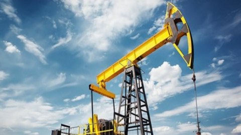 Giá dầu thế giới giảm gần 3%