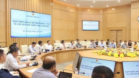 Doanh nghiệp xăng dầu chuẩn bị sẵn sàng cho lộ trình chuyển đổi E10