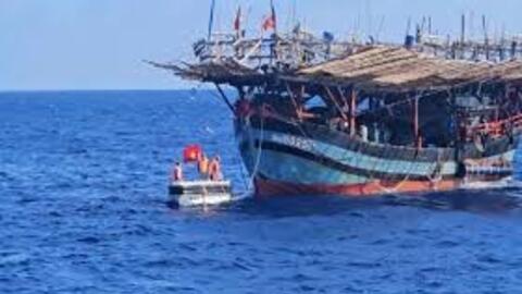 Quảng Ngãi: Tàu cá và 36 ngư dân gặp nạn được cứu
