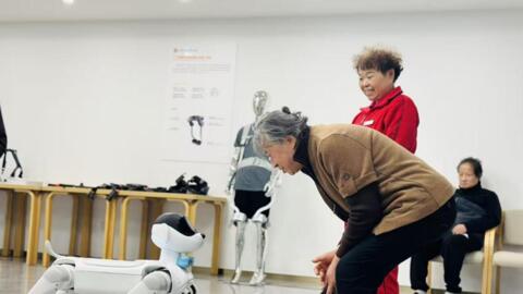 Xu hướng sử dụng robot chăm sóc người cao tuổi ở Trung Quốc