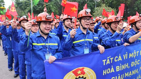 1.000 công nhân lao động diễu hành kỷ niệm 140 năm Ngày Quốc tế Lao động 1-5