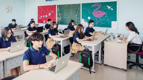 Bệnh thành tích: Giáo dục chỉ là bề nổi