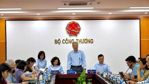 Bộ Công Thương tìm giải pháp kiểm soát nhập siêu, thúc đẩy xuất khẩu