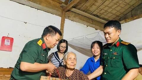 Bộ CHQS tỉnh Lai Châu tri ân gia đình chính sách, người có công