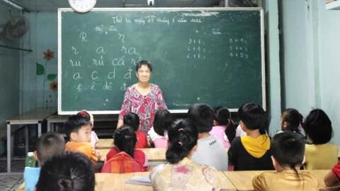 Cô giáo Son hơn nửa thế kỷ lặng thầm gieo chữ