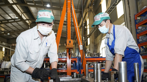 Tái cơ cấu ngành công nghiệp: Nâng giá trị, tăng năng lực tự chủ