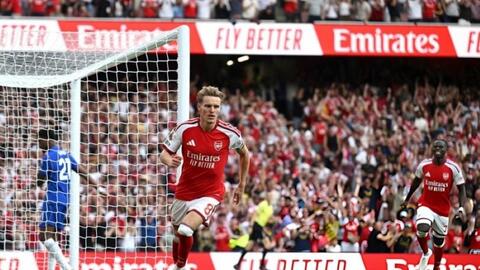 Tin thể thao (7-9): Arsenal ngược dòng đánh bại Chelsea