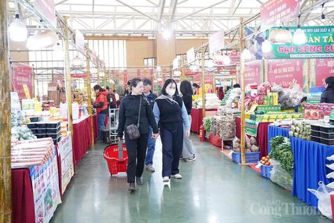 Đặc sản vùng miền ‘hút khách’ tại Hội chợ Mùa Xuân năm 2026