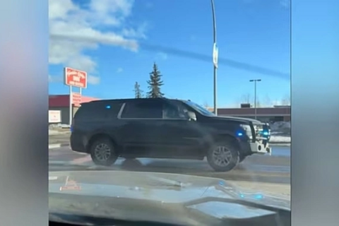 Xả súng làm chết nhiều người tại Canada và Mỹ