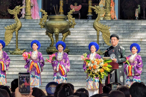 Thành phố Huế: Khai mạc Lễ hội đền Huyền Trân