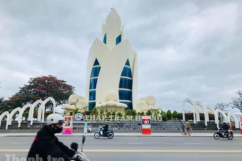 Tàu 5 sao cập Cam Ranh: Cú hích cho "du lịch giá trị cao" Khánh Hòa 2026