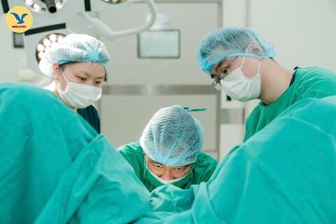 Phẫu thuật trẻ bị viêm ruột thừa có phủ tạng đảo lộn hiếm gặp