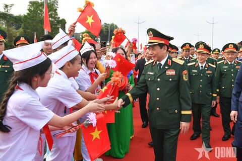 Đại tướng Phan Văn Giang và Đoàn đại biểu Việt Nam sang Trung Quốc dự giao lưu