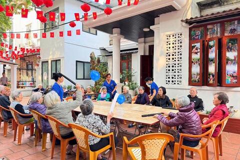 Chăm sóc người cao tuổi, trách nhiệm không thể chậm trễ