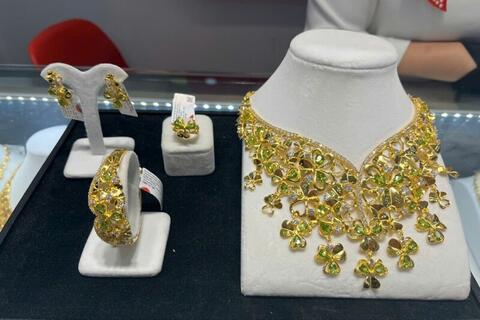 Giá vàng hôm nay (17/4): Thế giới và trong nước biến động trái chiều