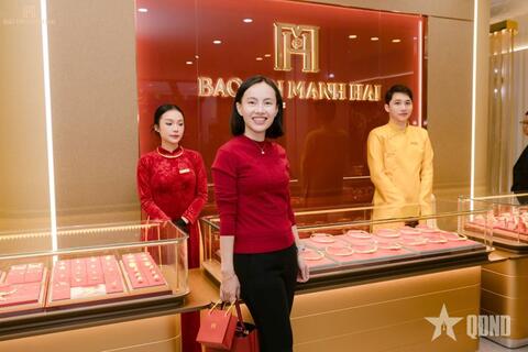 Giá vàng hôm nay (18-4): Giá vàng trong nước và thế giới tăng, giảm trái chiều