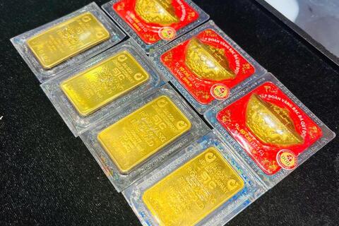 Giá vàng hôm nay (21/4): Đồng loạt sụt giảm